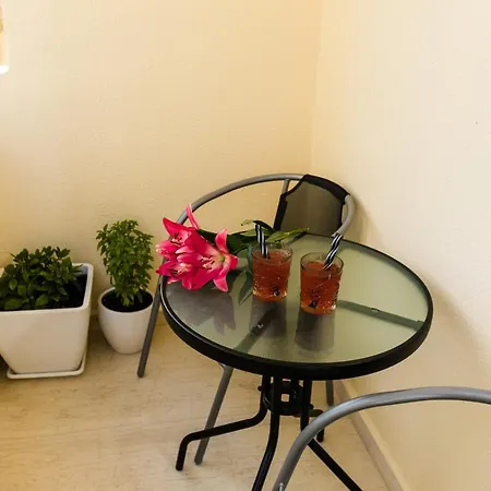 Apartment #avant_garde #beach 2',downtown 5' *